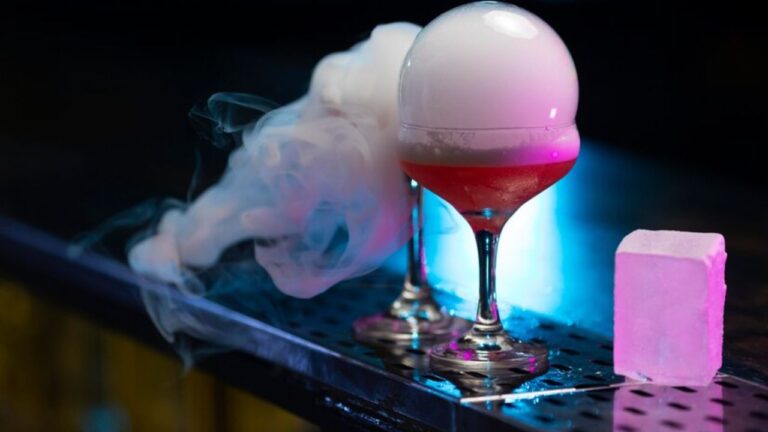 Moon Smoke Shop Vape Juice Strawberry – A Burst of Sweetness and Smooth Flavor